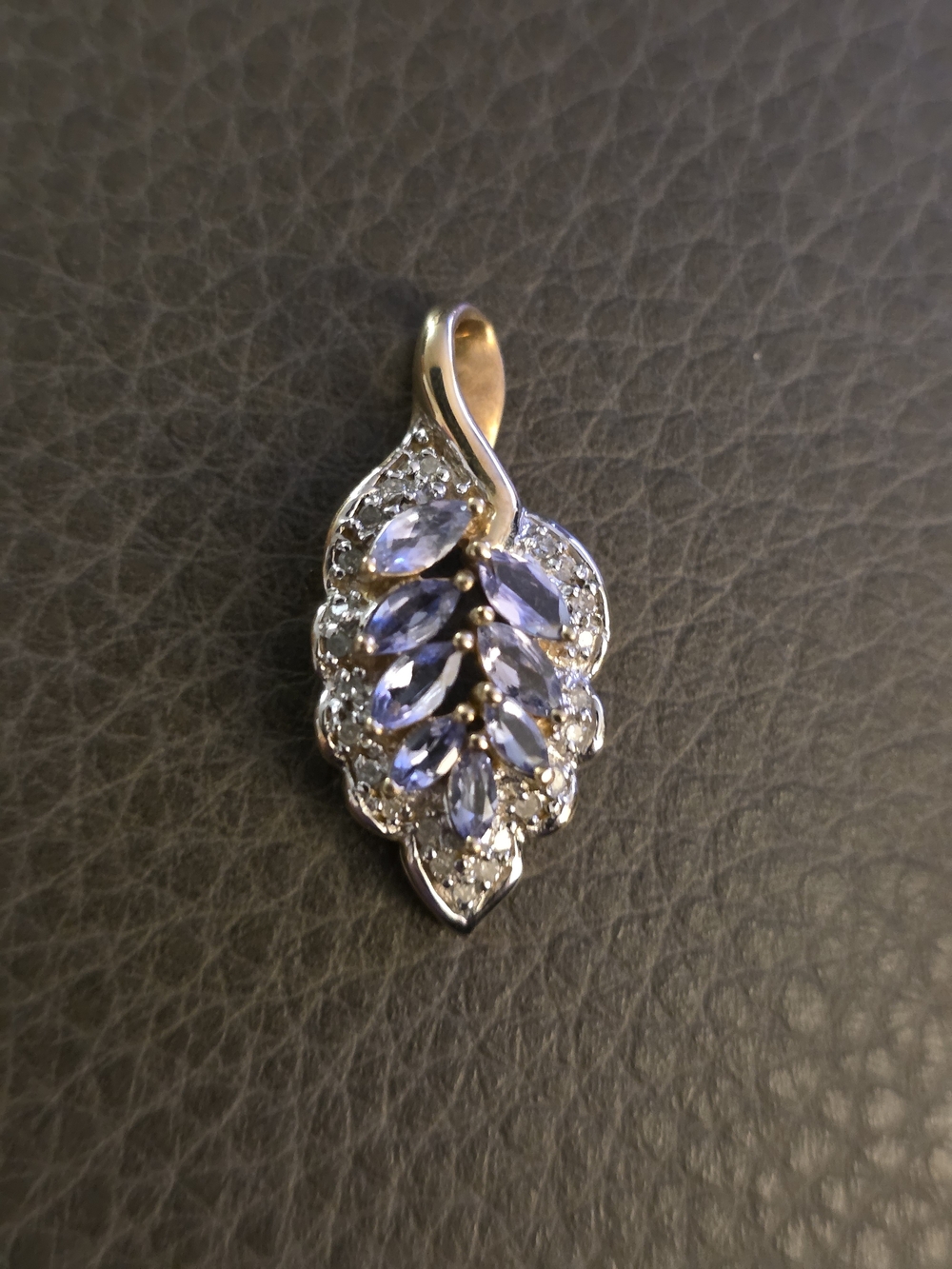 Tanzanite Leaf Pendant New